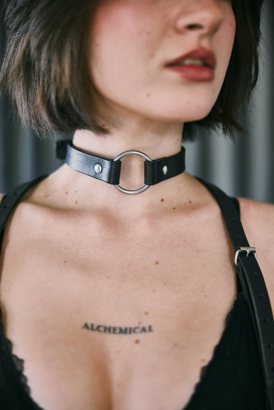 The Leather O-Choker